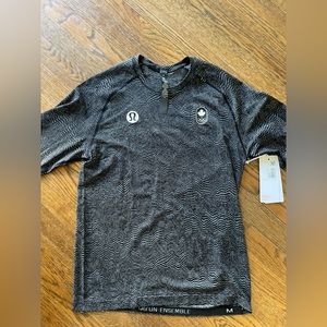 BRAND NEW Men’s Lululemon Longsleeve Shirt